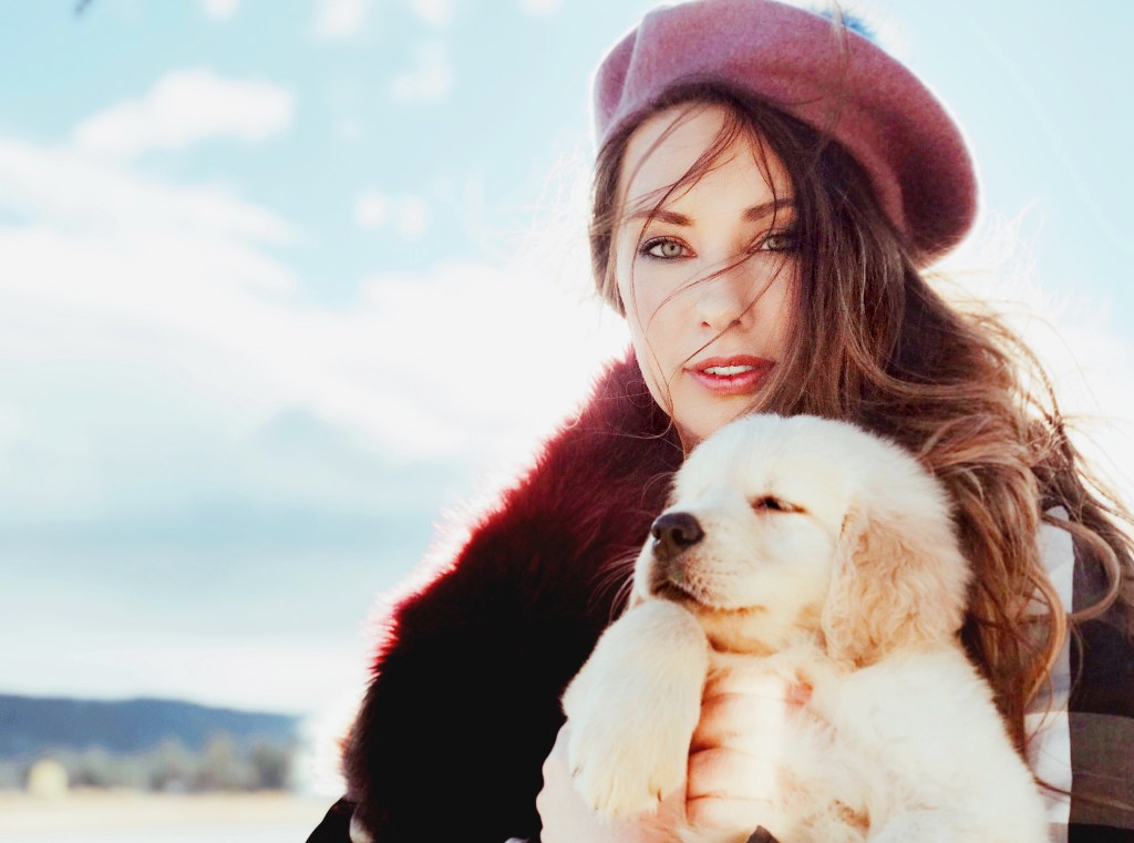 Bridal Fashion Designer Lauren Elaine shares a first look at her new Golden Retriever puppy, Mojave.