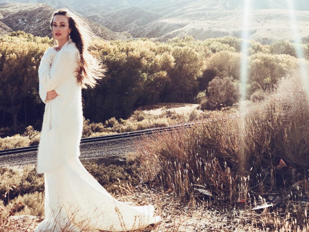 Los Angeles wedding dress designer Lauren Elaine shares customizable and detachable train options for her wedding gowns.